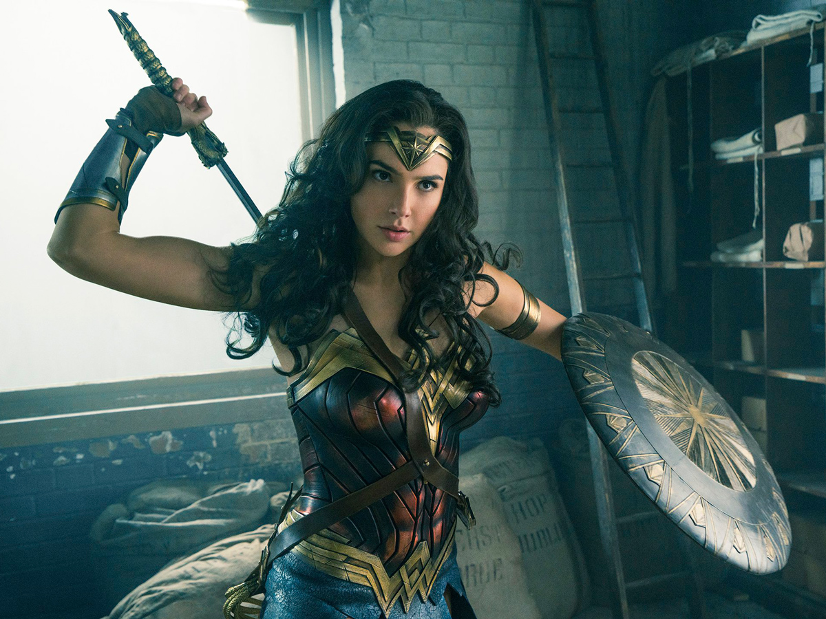 Gal Gadot, çıkış sırasına göre dördüncü DC filmi olan Wonder Woman'da Diana Prince/Wonder Woman rolünde